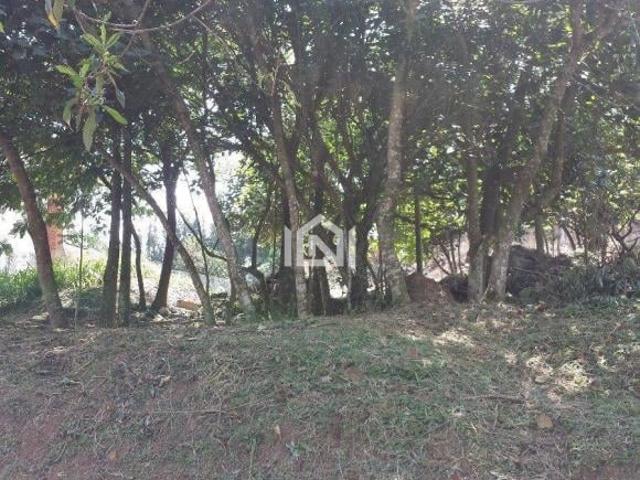 Terreno à venda na Granja Viana