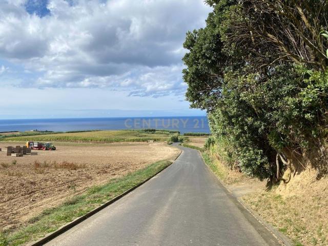 Terreno à Venda na Lomba de São Pedro – 4.500m² com Vista Deslumbrante!