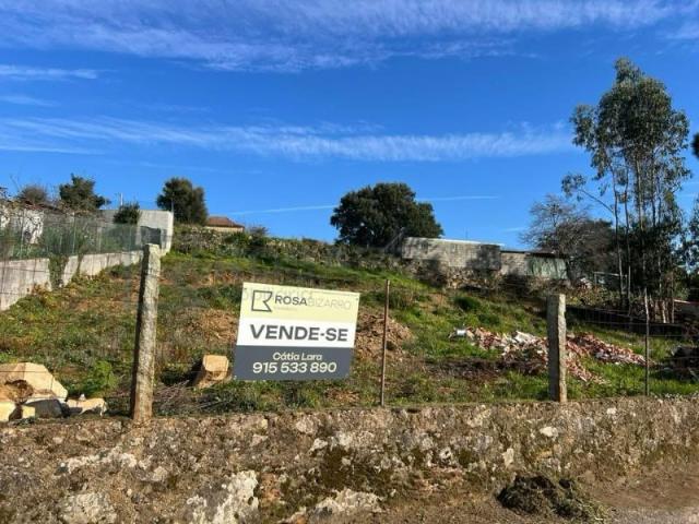 Terreno à Venda na Rua do Vale do Vouga Escapaês, Santa Maria da Feira