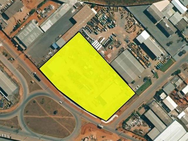 Terreno à venda na Zona Industrial