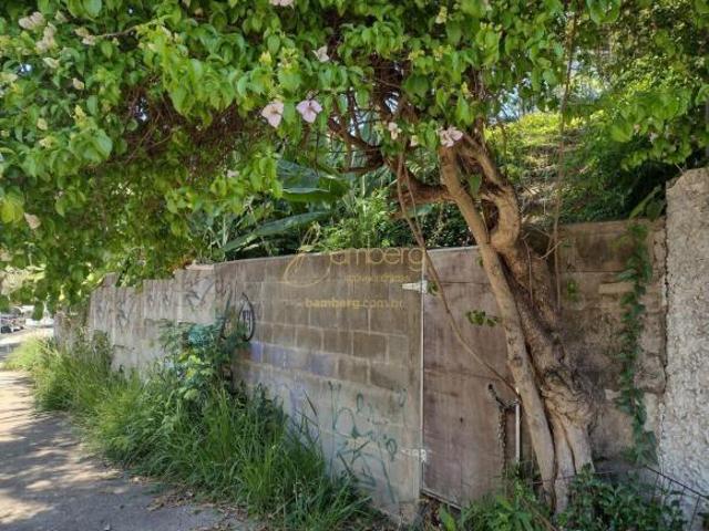 Terreno à venda nem frente à Praça Vinícius de Moraes
