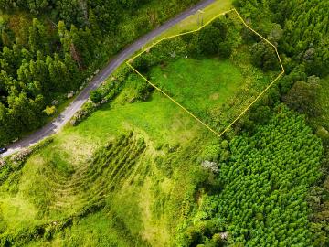 Terreno Agrícola com 4.179 m² – Faial da Terra Povoação