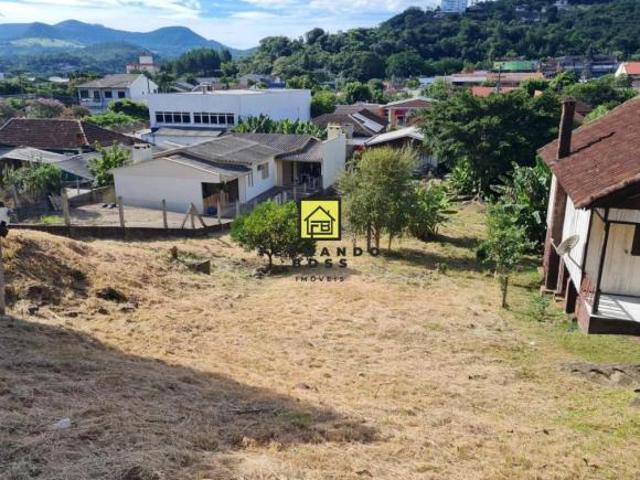 Terreno alto no centro, região livre de inundações !