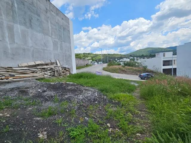 Terreno amplio en venta en Loma Alta Tres Marías, Morelia