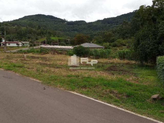 TERRENO AMPLO NO JARDIM DO VALE