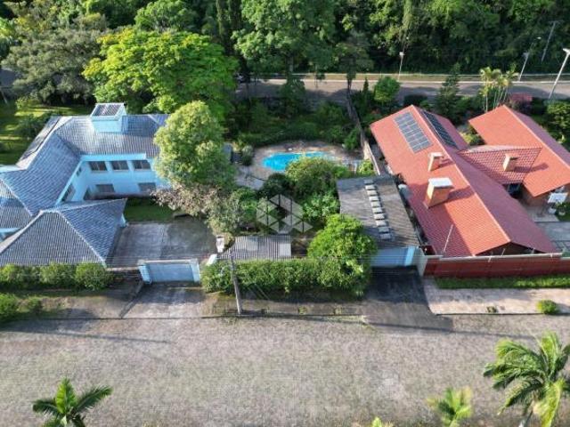 TERRENO AMPLO AO LADO DO CENTRO COM DUAS FRENTES!