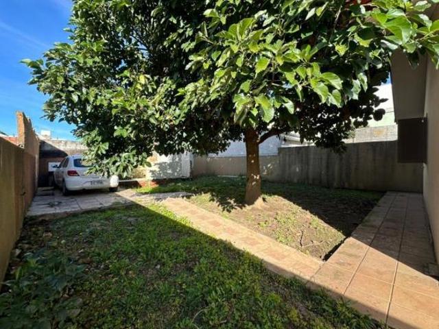 Terreno amplo com casa averbada no Capão Raso – 379,50 m² de terreno e 126 m² de área construída