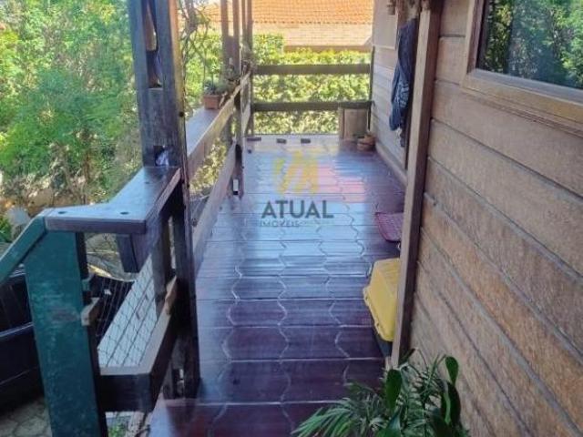 Terreno amplo com casa de madeira à venda no Balneário Mar Paulista | 3 Dormitórios