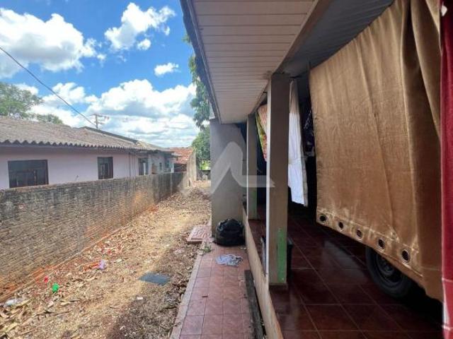 Terreno amplo com construção à venda no Jardim Independência. Área industrial