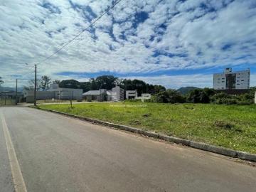 TERRENO AMPLO DE ESQUINA NO CENTRO