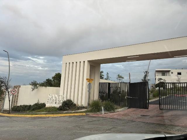 Terreno ascendente cumbres élite premier Fracc Santa Elena