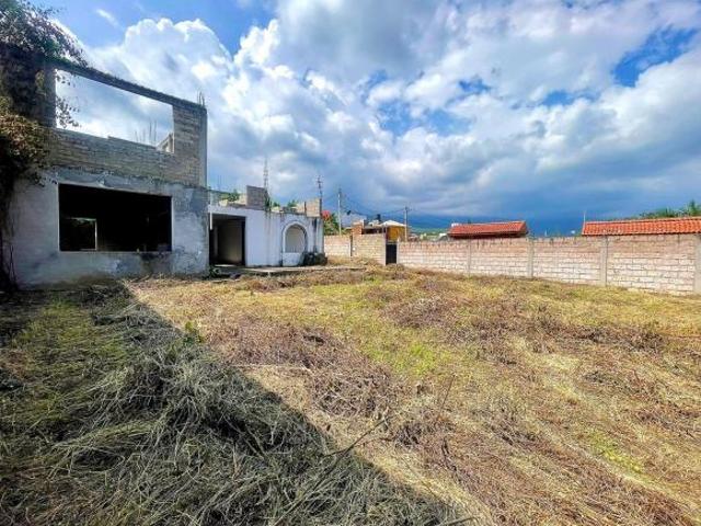 ¡TERRENO BARDADO CON CONSTRUCCIÓN EN AHUATEPEC! NORTE DE CUERNAVACA