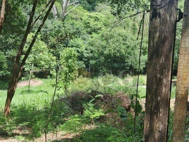 Terreno bem localizado em Itapuã
