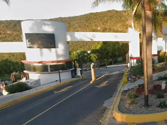 TERRENO CUMBRES DEL CIMATARIO