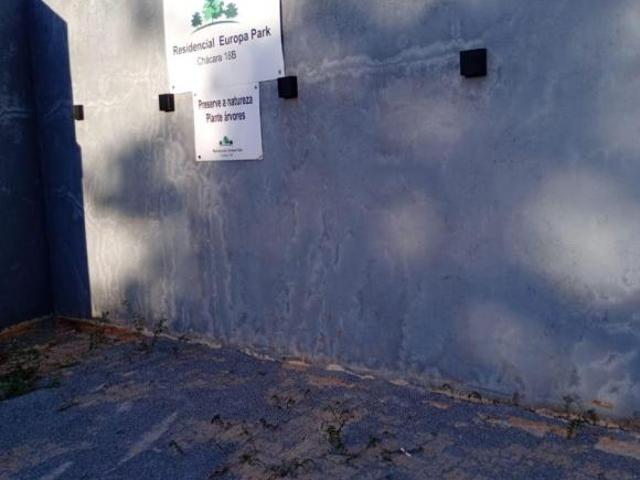 Terreno c/ 400 m² Casa para terminar Água, luz Condomínio bloqueando R$ 270 mil Aceita permuta!