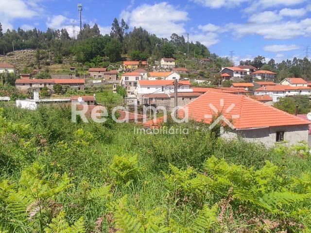 Terreno c/ Viabilidade Construtiva em Ruivães Vieira do Minho