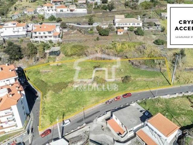 Terreno na Calheta com potencial de 25 Apartamentos e 4.000 m² ABC