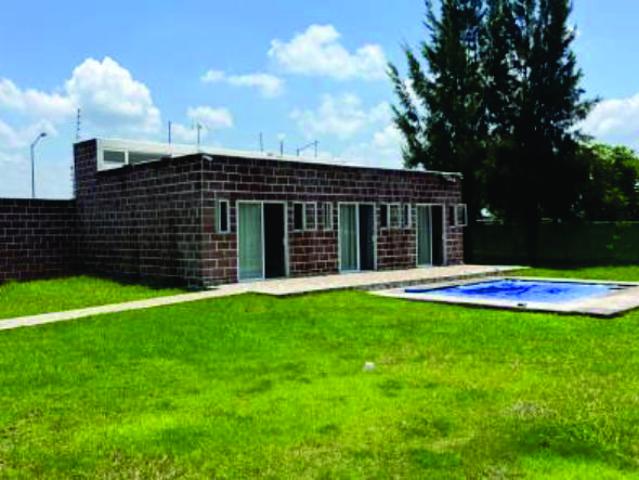 Terreno Campestre con casa con 3 Rec?maras y Alberca en Santa Rita