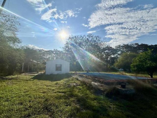 Terreno Campestre Plano en VENTA con Colindancia al Río Los Sabinos, Allende