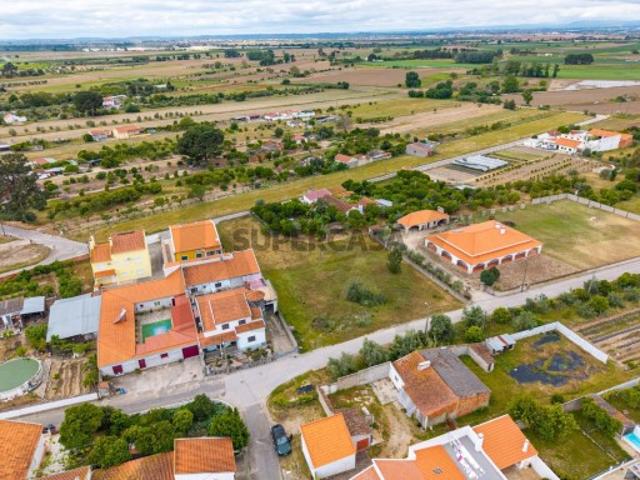 Terreno Carregueira, 530 m2, com 381 m2 de área de construção