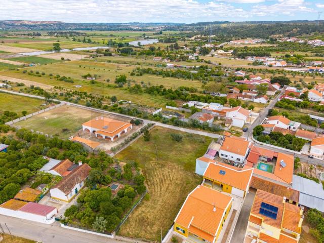 Terreno Carregueira, 755 m2, com 381 m2 de área de construção