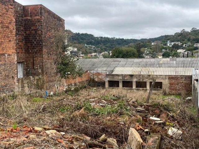 TERRENO CENTRAL PARA INVESTIDORES E CONSTRUTORES!