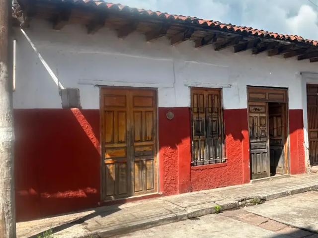 Terreno Céntrico en Pátzcuaro: ¡La oportunidad que define tu futuro!