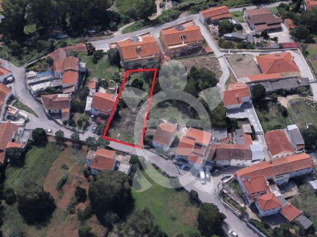 Terreno com 1555 m² em Cernache