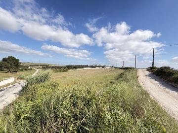 Terreno com 4120 m2, para construir uma ou duas moradias unifamiliares
