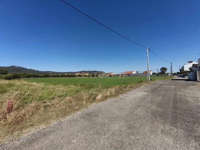 Terreno com 423m2 nas Marinhas com Excelente Localização