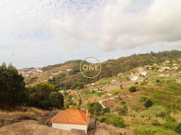 Terreno com 4299 m²