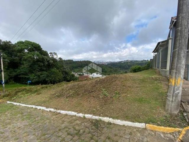 Terreno com 387,62m² no Bairro Centenário