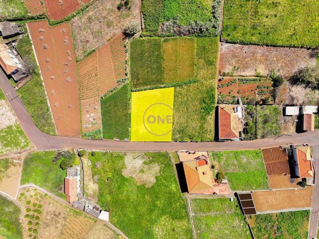 Terreno com 480 m²