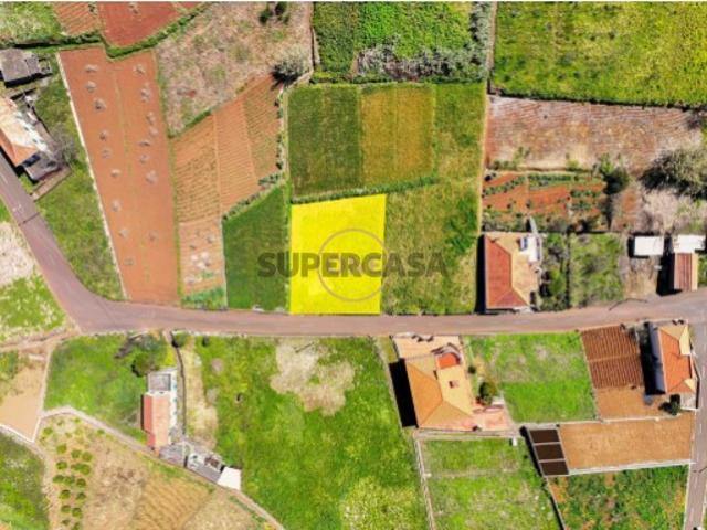 Terreno com 480 m²