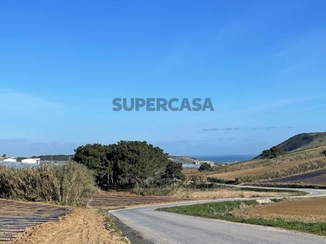 Terreno com 48 800 m2, com vista de mar, para construir moradia unifamiliar