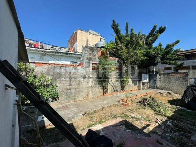 TERRENO COM 494M2 POSSUI 3 CASAS TERREAS PRÓXIMO A RUA JOSÉ NEVES