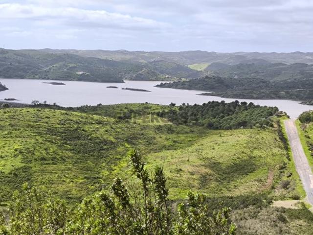 TERRENO COM 57.240 M2 COM DOIS FUROS DE ÁGUA PROXIMO A BARRAGEM DO BELICHE SENTINELA CASTRO MARIM ALGARVE
