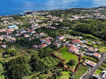 Terreno com 5.082 m² à Venda na Rua de Mangas – Biscoitos, Ilha Terceira