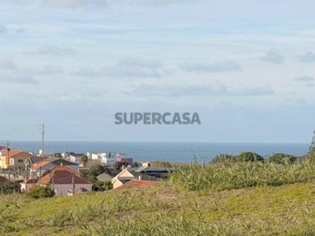 Terreno com 5.000 m², em localização privilegiada junto à Costa de Prata concelho Torres Vedras, com duas frentes de estrada e vista mar deslumbrante