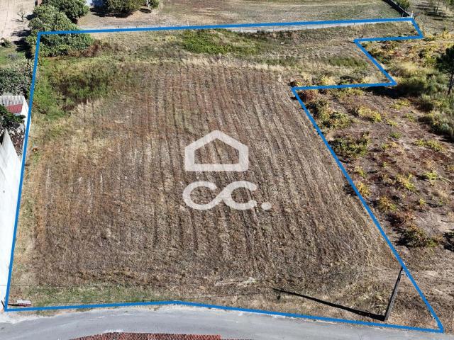Terreno com 5.257m2 para construção apenas 15 minutos de Chaves
