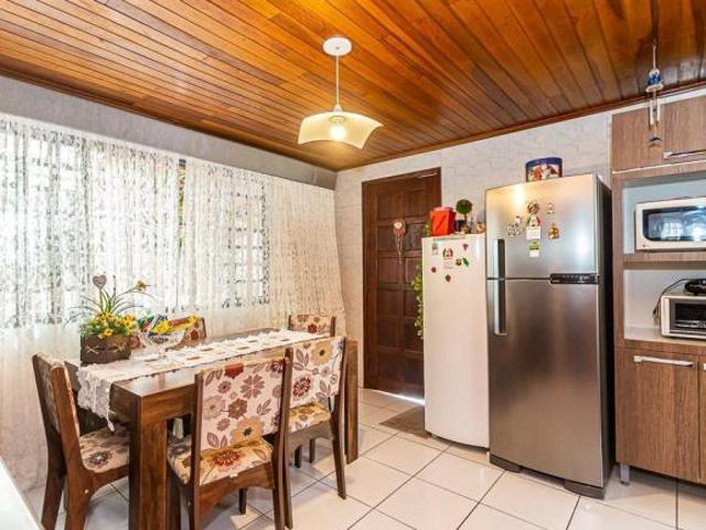 Terreno com 600 metros no Mossunguê e 2 residências