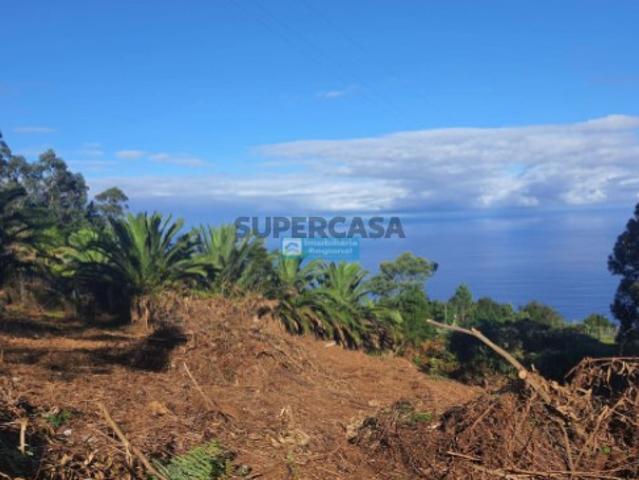 Terreno com 610 m2 para Construção de Moradia