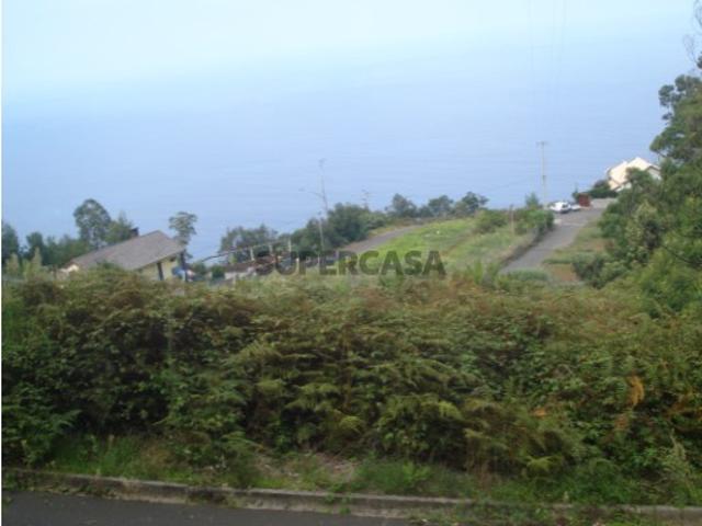 Terreno com 610 m2 para Construção de Moradia