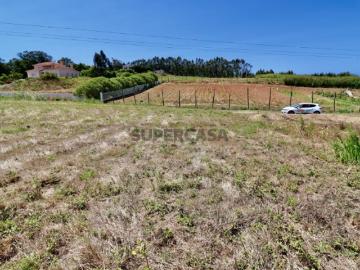 Terreno com 670m2, junto à Variante de A dos Cunhados