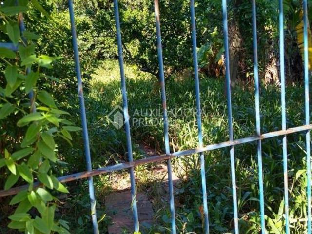 TERRENO COM 698M²