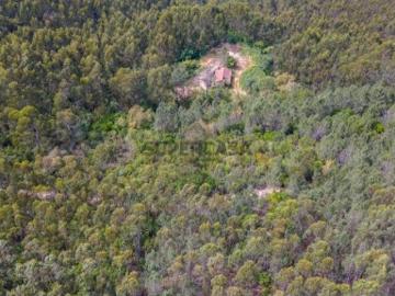 Terreno com 70 ha + ruína em Marmelete, Algarve