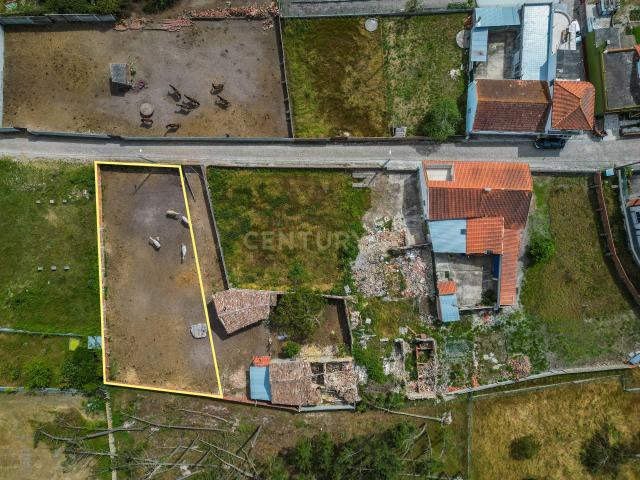 Terreno com 740 m² para construção em Vieira de Leiria