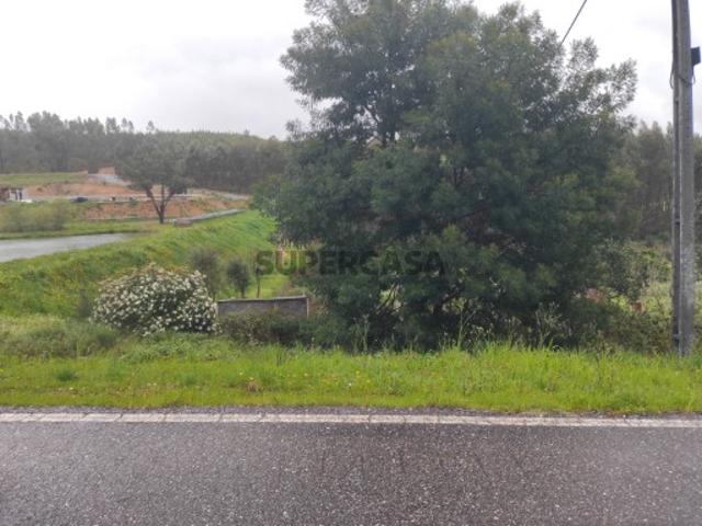 Terreno com 7.570 m², construção existente e excelente acessibilidade a 15 min de Mação