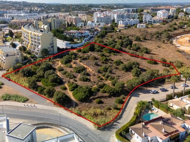 Terreno com 8720m2 com localização privilegiada