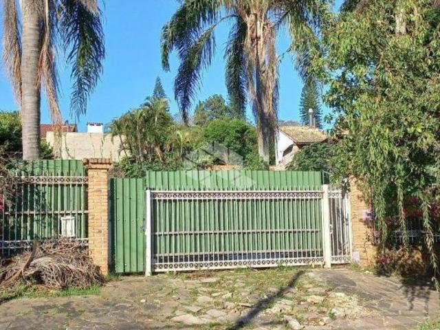 Terreno com 880m² Bairro Chácara das Pedras